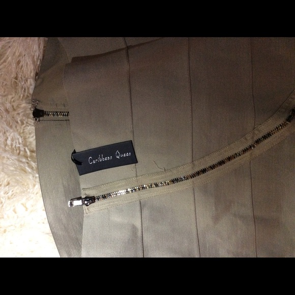 Dress - Picture 2 of 3